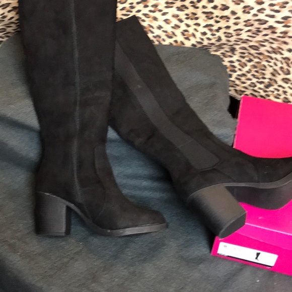 SO Shoes - Black SO heeled knee boots new in box